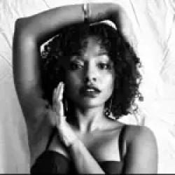 Malyka R.Johany - Flash Pose