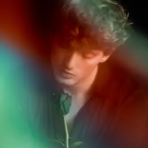 Elliott - La Camisa Negra